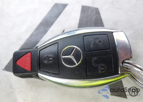 2014 Mercedes-Benz Glk 350 z USA, uszkodzony, nr VIN WDCGG5HBXEG305561